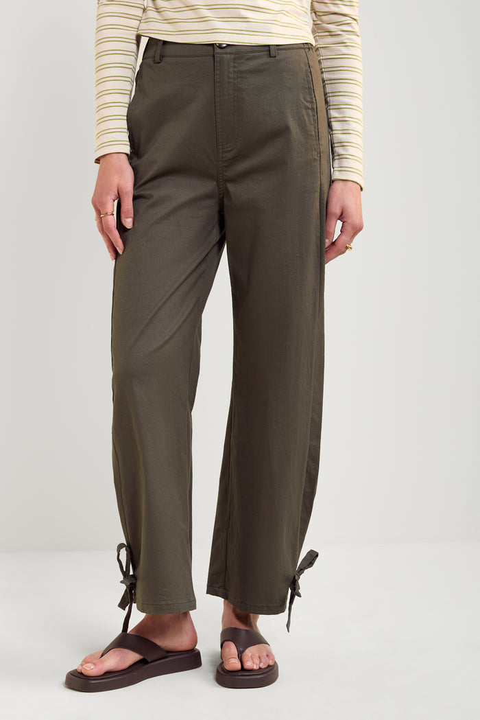 Ankle-Tie Balloon-Style Pants - 5138