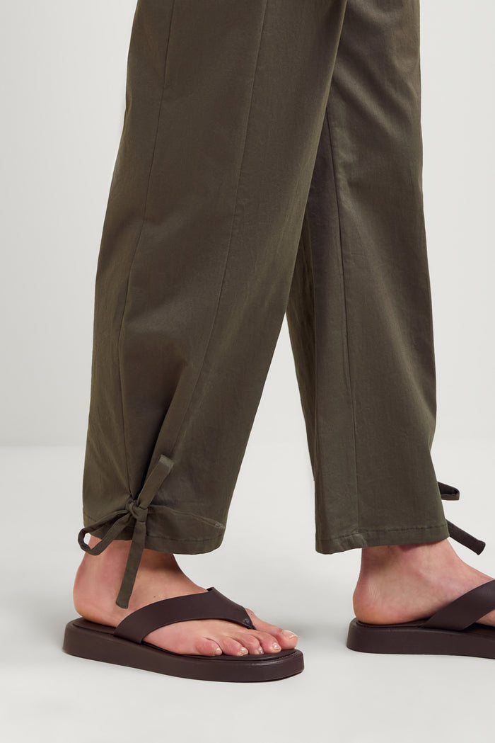 Ankle-Tie Balloon-Style Pants - 5138