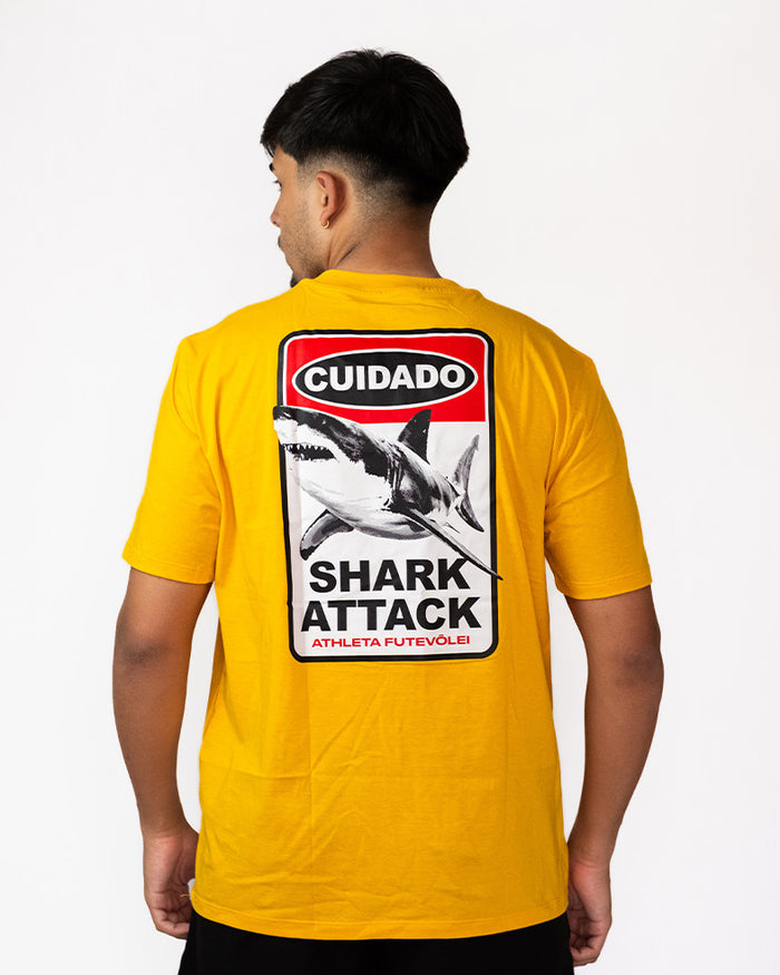 Camisa Athleta 90 Casual Futevôlei Cuidado Shark Attack Amarelo ATL009A