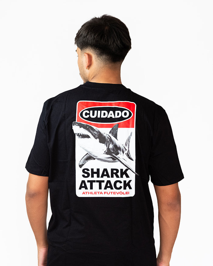 Camisa Athleta 90 Casual Futevôlei Cuidado Shark Attack Preta ATL009