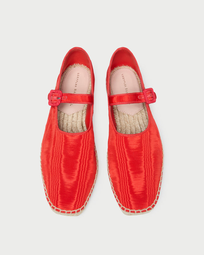 Color: Red
