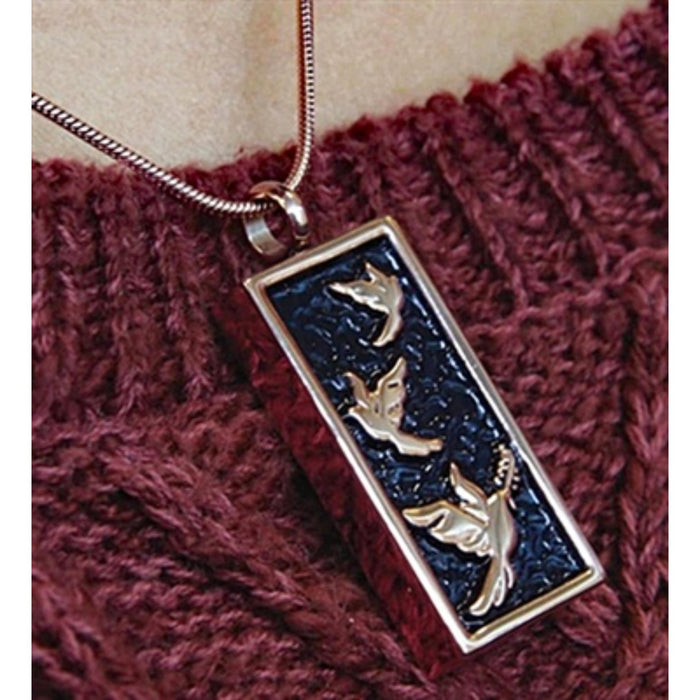 EMBOSSED DOVES CREMATION PENDANT-ROSE & ONYX
