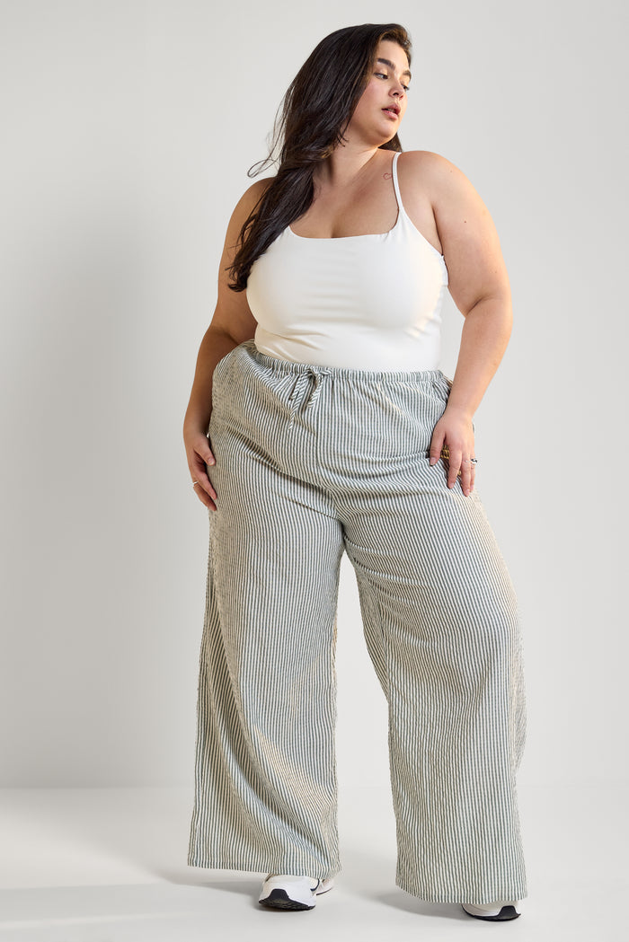Fitted Cropped Tank Top - 9146
