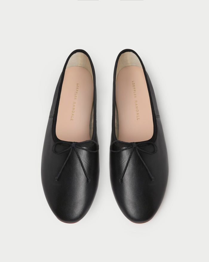 Color: Black Leather
