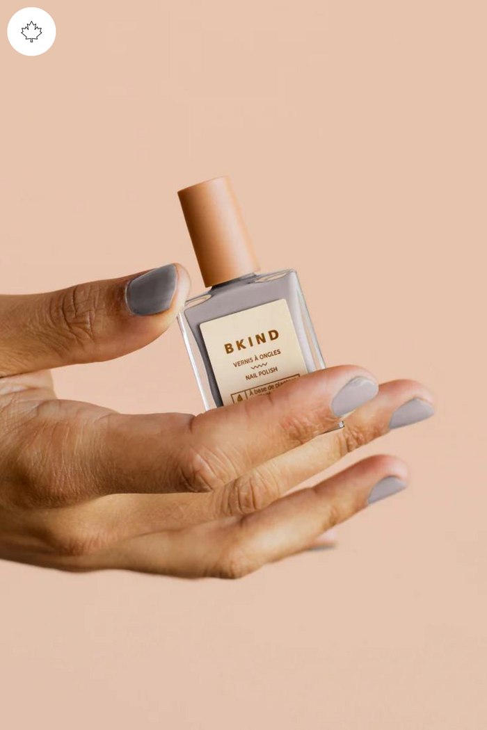 VERNIS-GRIS-BKIND-WOMANCE