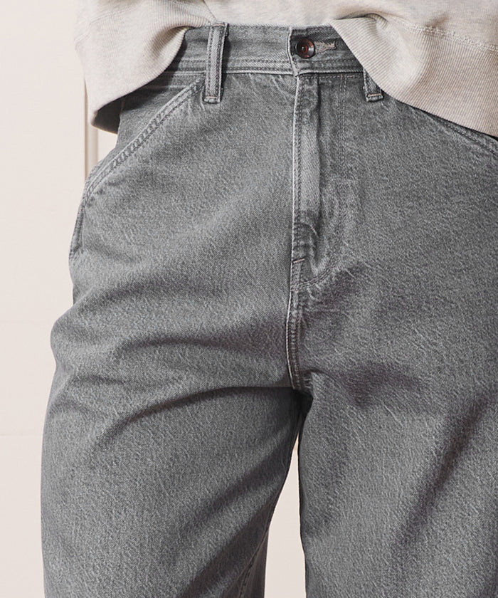 Relaxed Barrel Jean in Grey