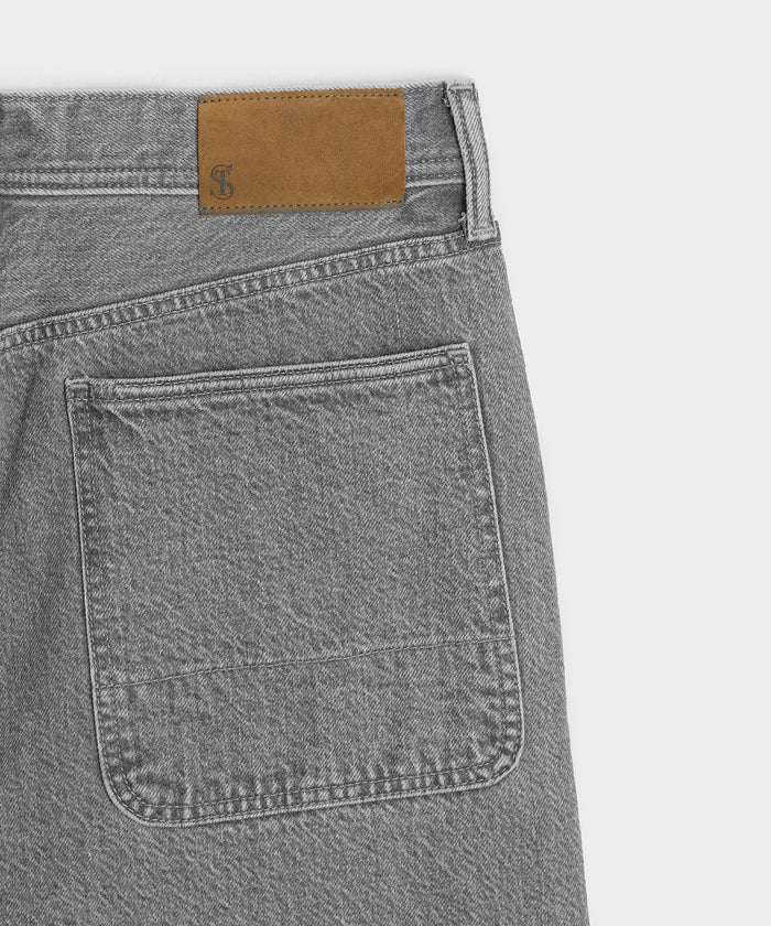 Relaxed Barrel Jean in Grey