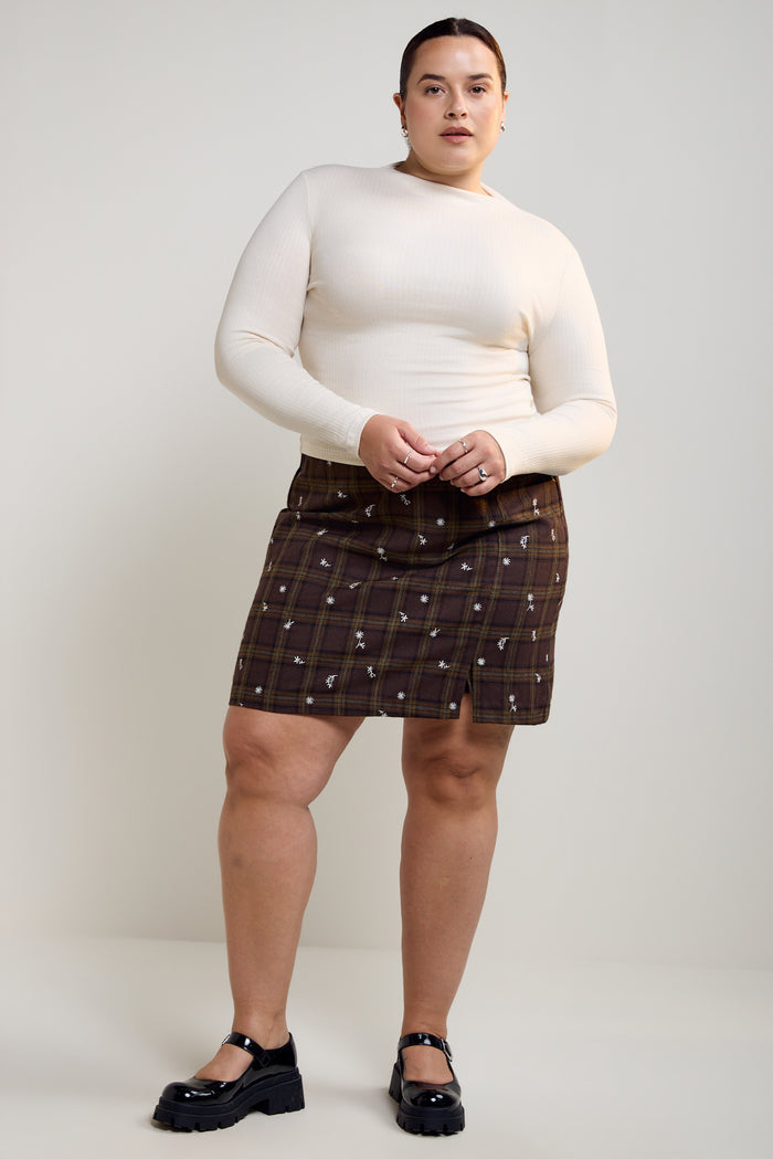 Short Checkered and Embroidered Skirt - 6087