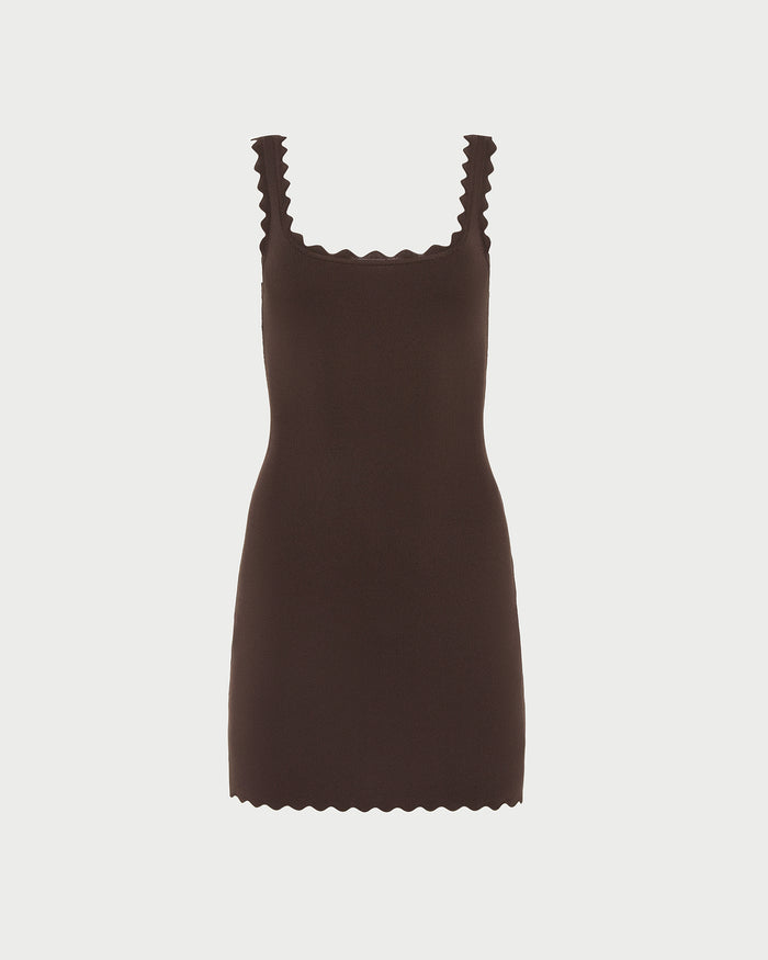 Tori Sleeveless Scalloped Dress in Brown.